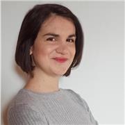 Laureata 110 e lode, offre ripetizioni di materie umanistiche